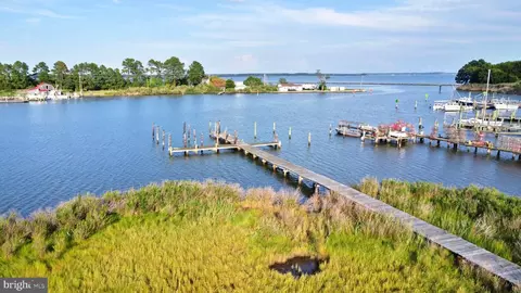16066 Thomas Rd, Piney Point, MD 20674 photo 3