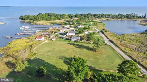 16066 Thomas Rd, Piney Point, MD 20674