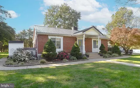 44513 Forest Landing Rd, Hollywood, MD 20636