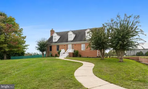 25599 Petal Ct, Mechanicsville, MD 20659