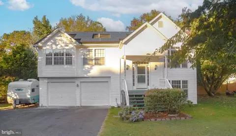 35620 Aviation Yacht Club Rd, Mechanicsville, MD 20659