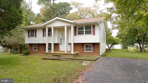 21405 Williams Dr, Lexington Park, MD 20653