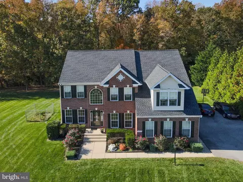 25863 Troy Ct, Mechanicsville, MD 20659