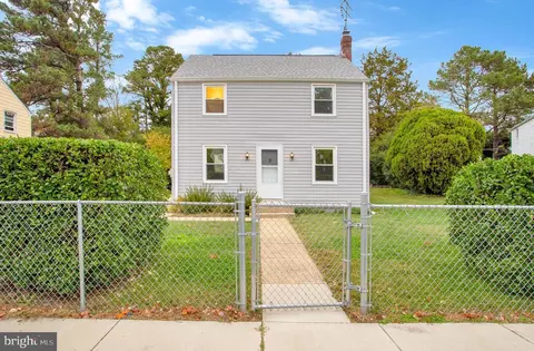 21732 N Essex Dr, Lexington Park, MD 20653