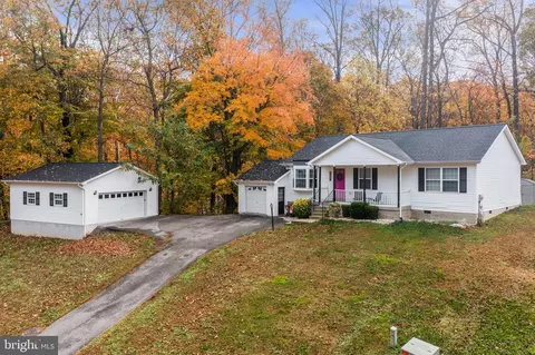 35899 Army Navy Dr, Mechanicsville, MD 20659
