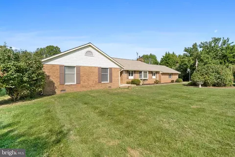26365 Abigail Ln, Mechanicsville, MD 20659