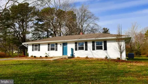 22700 Parkview Dr, California, MD 20619