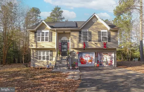 21035 Rickys Pl, Lexington Park, MD 20653