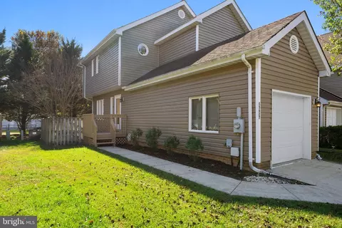 45627 Longfields Village Dr, Great Mills, MD 20634