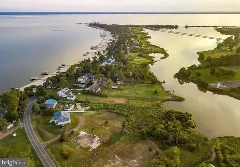 17450 Lighthouse Commons Dr, Piney Point, MD 20674 photo 3