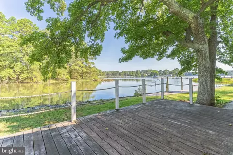 17497 River Dr, Piney Point, MD 20674 photo 2