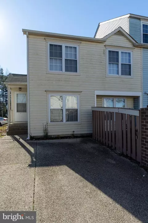 46359 Columbus Dr #601, Lexington Park, MD 20653