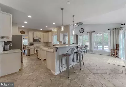 18760 Vernon Ct, Drayden, MD 20630 photo 7