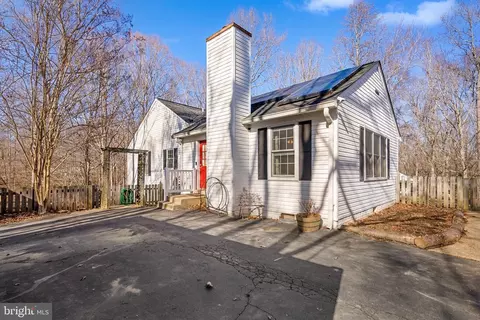 27221 Primrose Ln, Mechanicsville, MD 20659