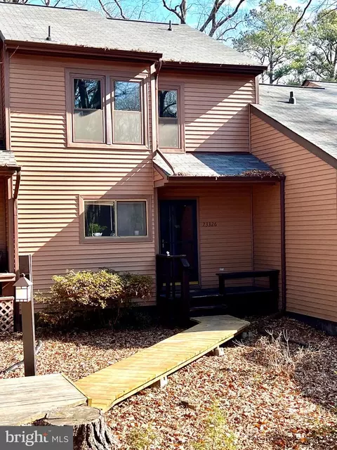 23326 Red Oak Ct, California, MD 20619