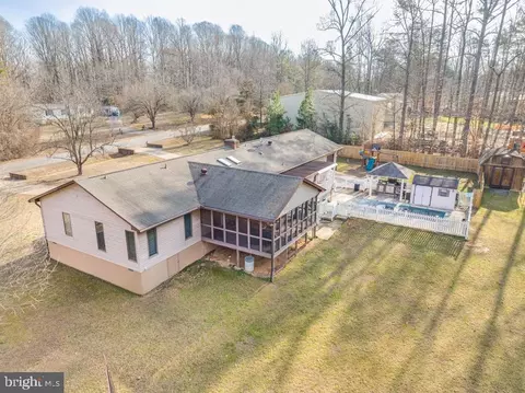 41125 Jesse Dr, Mechanicsville, MD 20659
