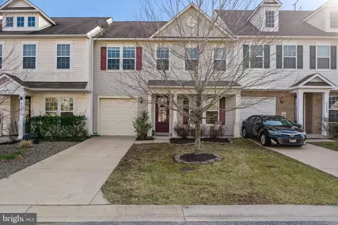 44227 Beaver Creek Dr, California, MD 20619