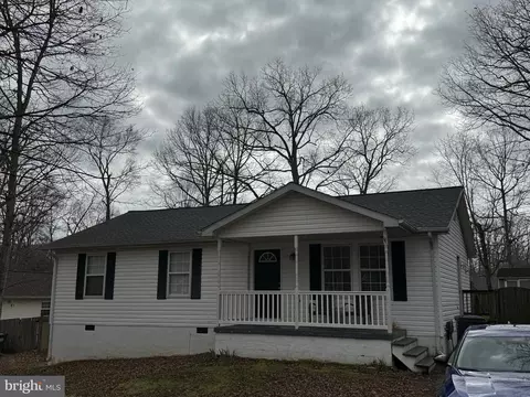 26074 Cresent Ln, Mechanicsville, MD 20659