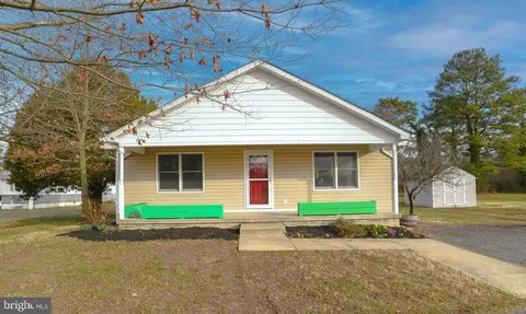 48686 Trapp Rd, Saint Inigoes, MD 20684