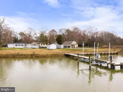 40244 Waterview Dr, Mechanicsville, MD 20659