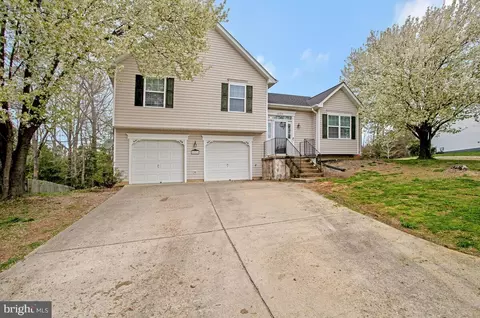 20836 Sunlight Ct, Lexington Park, MD 20653
