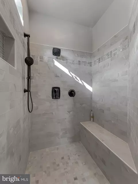 Bath - 19106 Windsor Ct, Drayden, MD 20630 photo 2 of 10