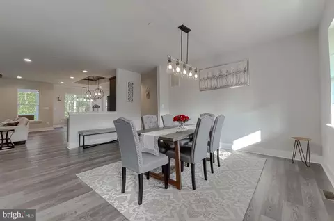 Dining - 19106 Windsor Ct, Drayden, MD 20630 photo 3 of 5