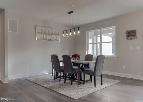 Dining - 19106 Windsor Ct, Drayden, MD 20630 photo 5 of 5