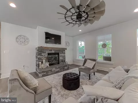 Living - 19106 Windsor Ct, Drayden, MD 20630 photo 1 of 2