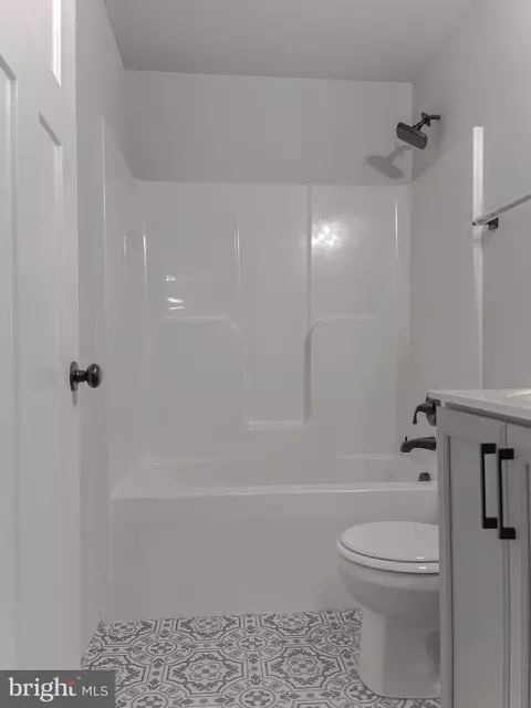 Bath - 19106 Windsor Ct, Drayden, MD 20630 photo 9 of 10