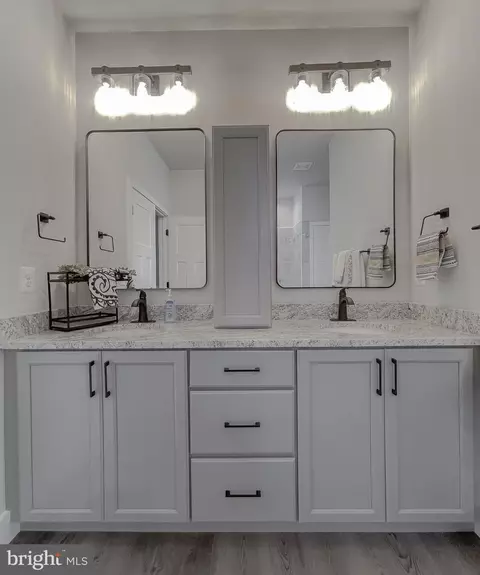 Bath - 19106 Windsor Ct, Drayden, MD 20630 photo 4 of 10