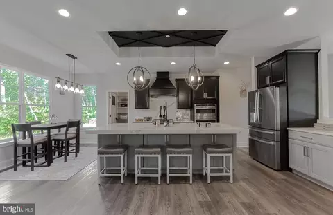 Kitchen - 19106 Windsor Ct, Drayden, MD 20630 photo 5 of 6