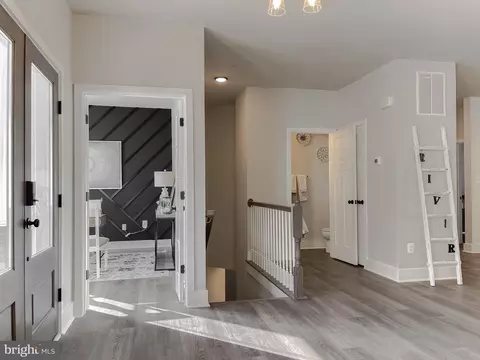 Entry Way - 19106 Windsor Ct, Drayden, MD 20630 photo 3 of 11