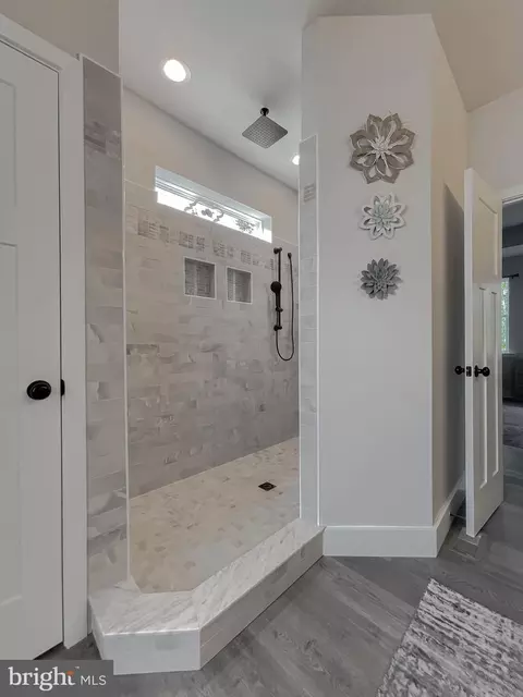 Bath - 19106 Windsor Ct, Drayden, MD 20630 photo 3 of 10