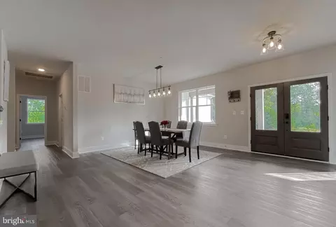 Dining - 19106 Windsor Ct, Drayden, MD 20630 photo 4 of 5