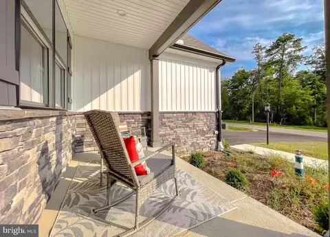 Exterior - 19106 Windsor Ct, Drayden, MD 20630 photo 6 of 8