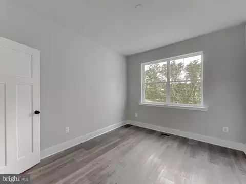 Bedroom - 19106 Windsor Ct, Drayden, MD 20630 photo 2 of 6