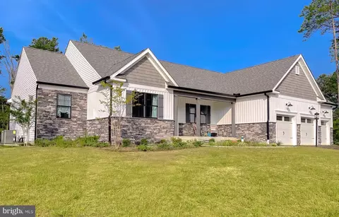 Exterior - 19106 Windsor Ct, Drayden, MD 20630 photo 7 of 8