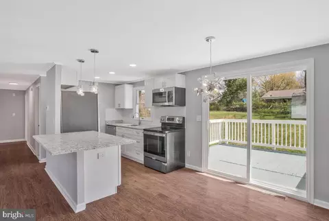 21388 S Essex Dr, Lexington Park, MD 20653