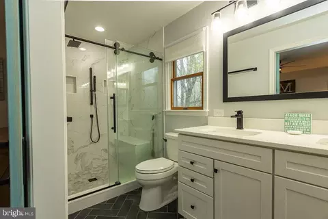 Bath - 41740 Eldon Ct, Leonardtown, MD 20650 photo 4 of 8