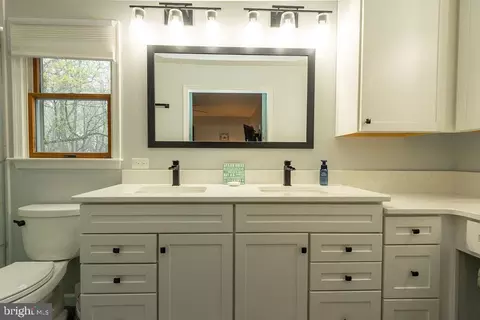 Bath - 41740 Eldon Ct, Leonardtown, MD 20650 photo 3 of 8