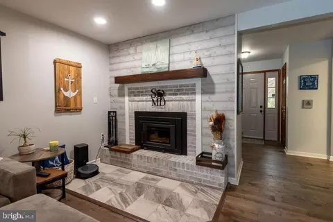 Living - 41740 Eldon Ct, Leonardtown, MD 20650 photo 3 of 7