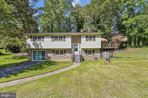 24725 E Montiego Rd, Hollywood, MD 20636