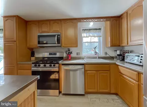 Kitchen - 20840 Aster Dr, Callaway, MD 20620 photo 4 of 4