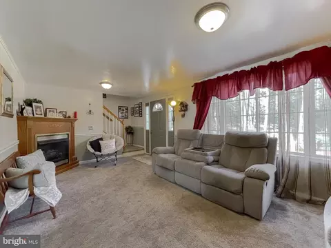 Living - 20840 Aster Dr, Callaway, MD 20620 photo 4 of 7