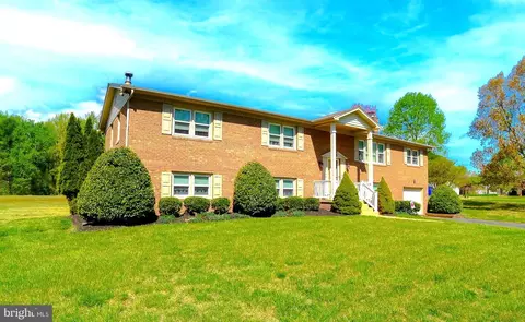 30435 Vinessa Ct, Charlotte Hall, MD 20622