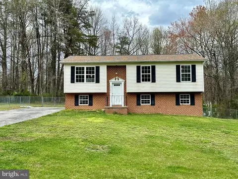 29484 Jennifer Dr, Mechanicsville, MD 20659