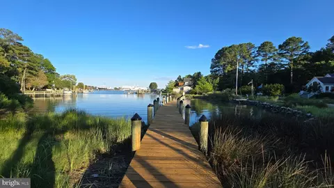 45401 Saint Georges Ave, Piney Point, MD 20674
