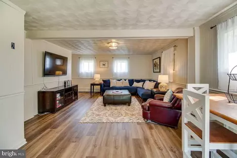 Living - 16434 Piney Point Rd, Piney Point, MD 20674 photo 6 of 9