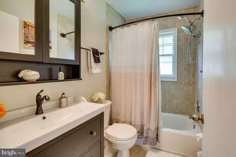 Bath - 16434 Piney Point Rd, Piney Point, MD 20674 photo 1 of 2